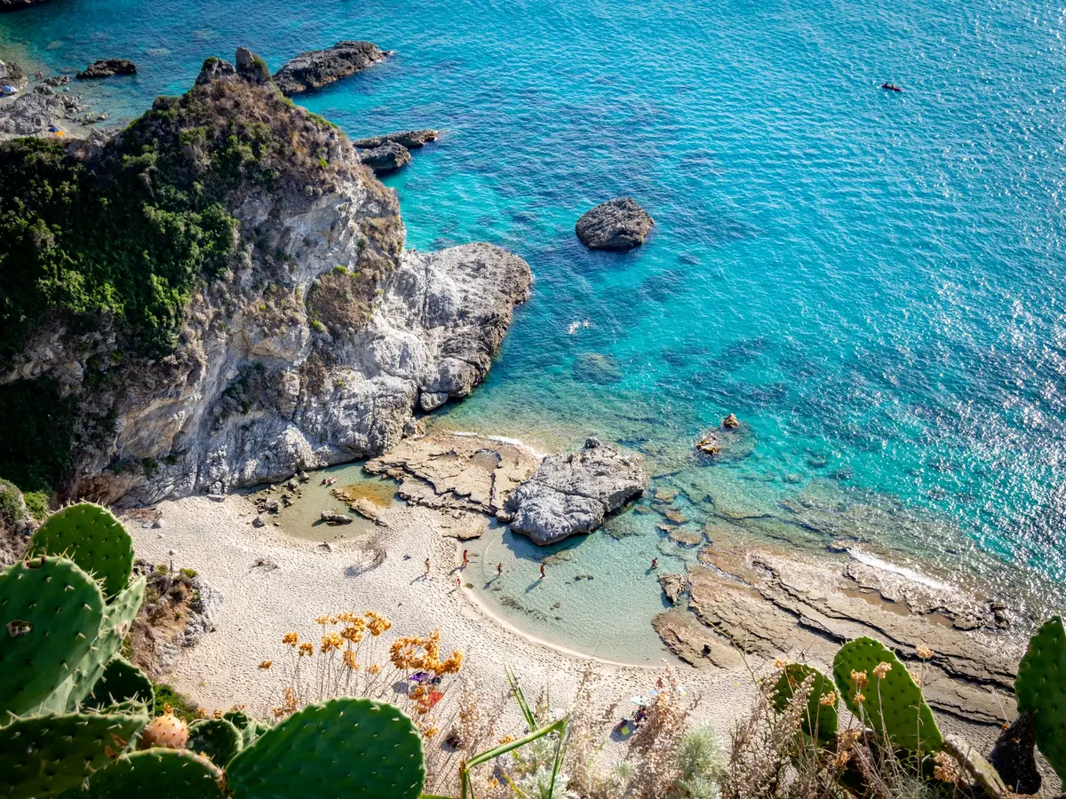 Come raggiungere Costa degli Dei dall’Aeroporto di Lamezia Terme in taxi